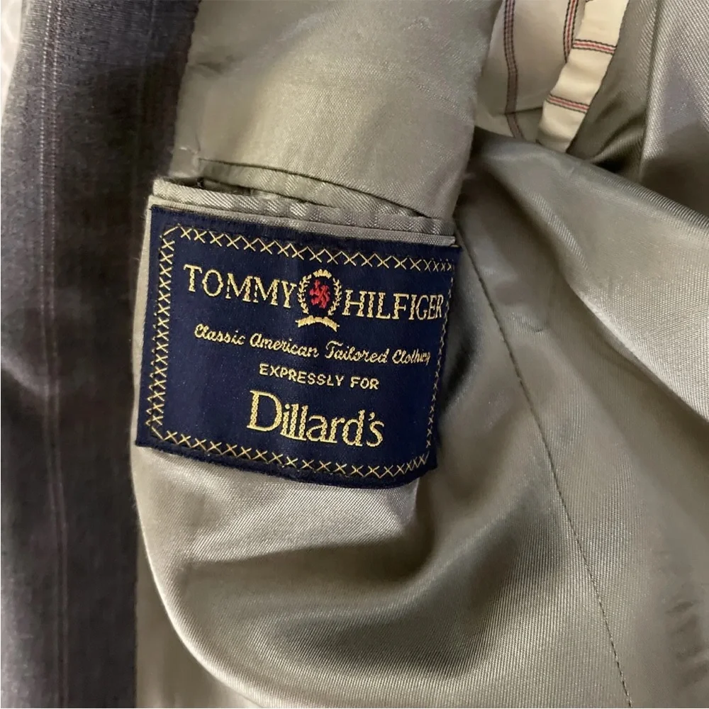 TOMMY HILFIGER Made in USA Vintage Everyday Gray Wool‎ Stripe Suit Size 42
